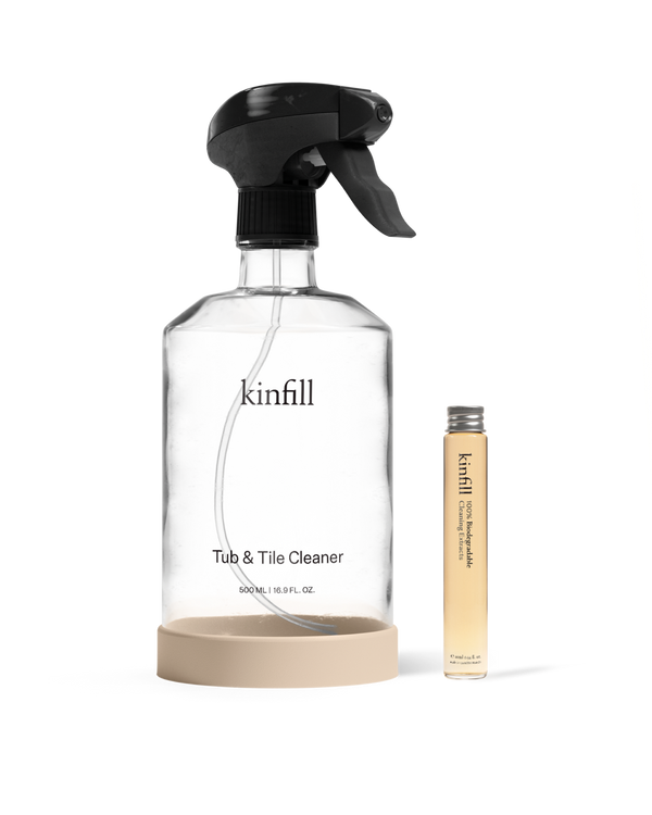 עם תווית מעוצבת ותמצית ריכוז בצבע זהב, מוכן לשימוש Kinfill בקבוק חומר לניקוי אמבטיה של